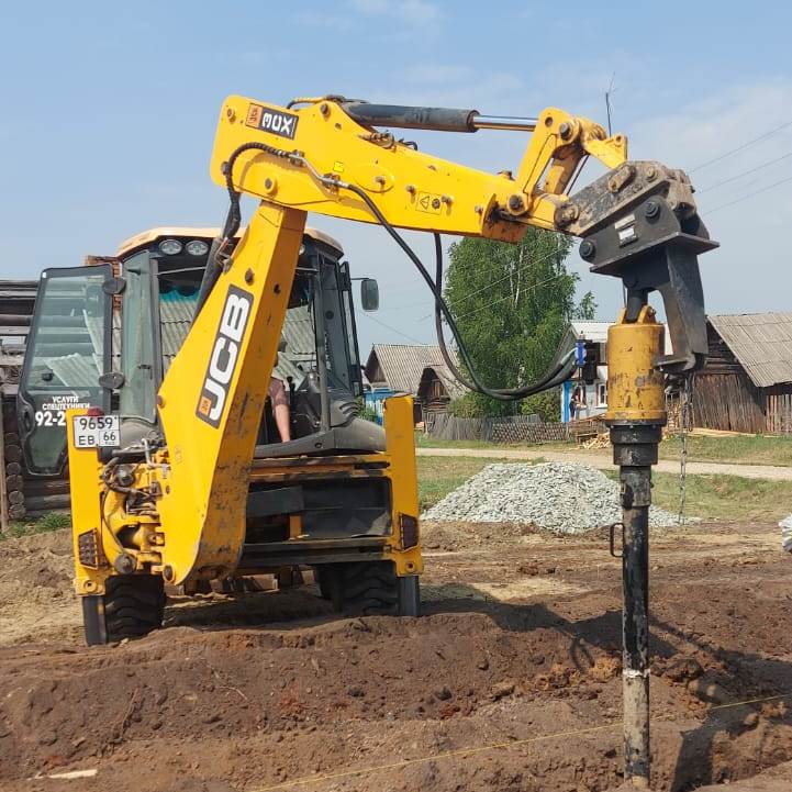 Экскаватор - погрузчик JCB